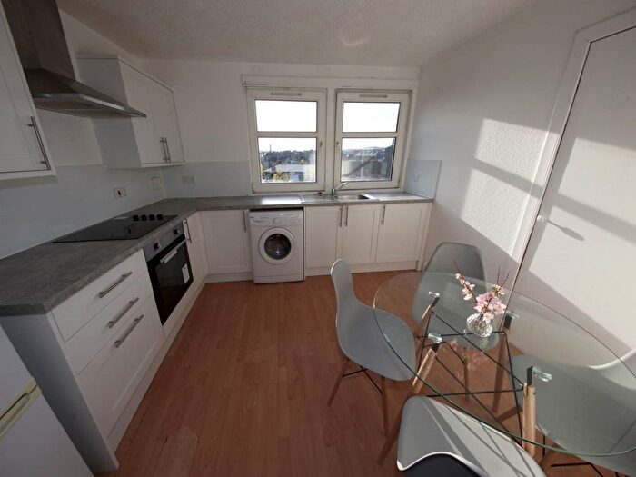 2 Bedroom Flat To Rent In Albert Street, Dundee, DD4