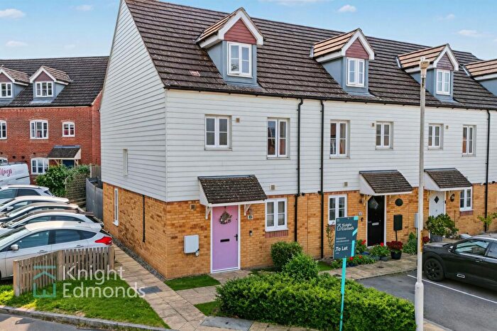 3 Bedroom End Of Terrace House To Rent In The Farrows, Maidstone, ME15