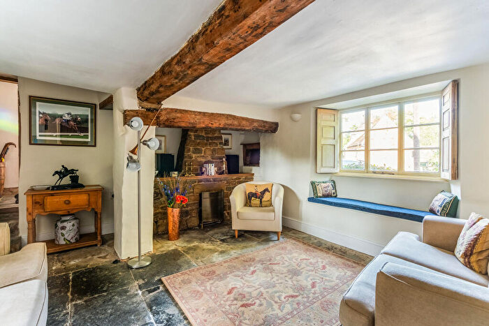 2 Bedroom Cottage For Sale In Banbury Road, Wardington, OX17