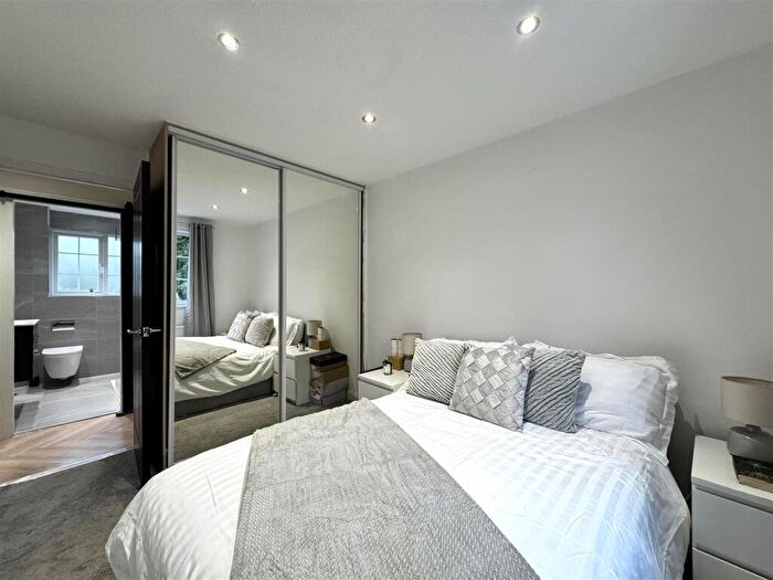 1 Bedroom Flat For Sale In Cherrytree Place, Strathaven, ML10