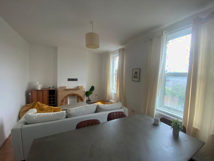 3 Bedroom Flat To Rent In Homerton High Street, Hackney, E9