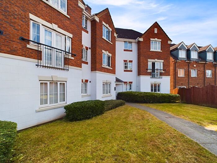 2 Bedroom Flat For Sale In Finchale Avenue, Priorslee, Telford, TF2