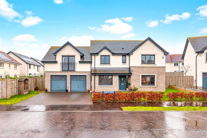 5 Bedroom Detached House For Sale In Torduff Walk, Livingston, EH54