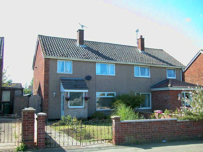 3 Bedroom Semi-Detached House To Rent In Sherborne Walk, Corby, NN18