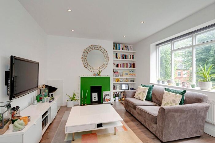 2 Bedroom Apartment For Sale In Compayne Gardens, South Hampstead, NW6