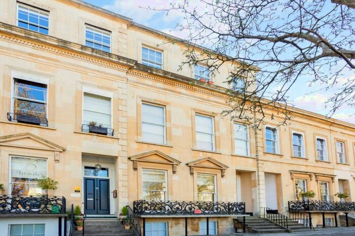 Apartment To Rent In Royal Parade Cheltenham, GL50