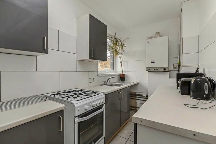 1 Bedroom Flat To Rent In Rotherhill Avenue, London, SW16