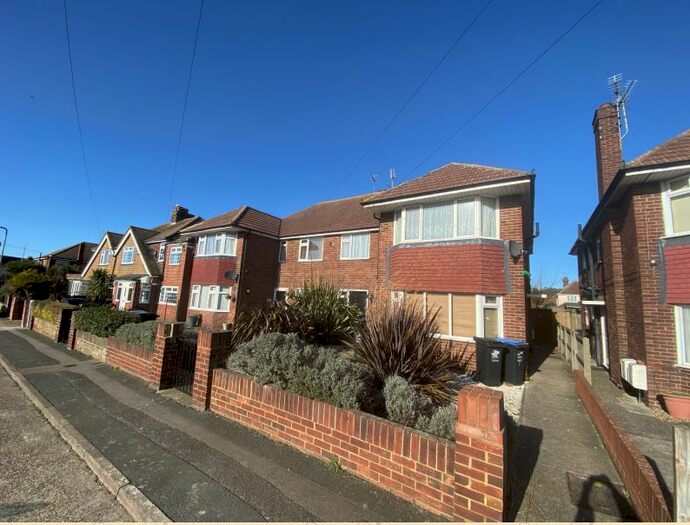 2 Bedroom Flat To Rent In Wickham Avenue, Ramsgate, CT11