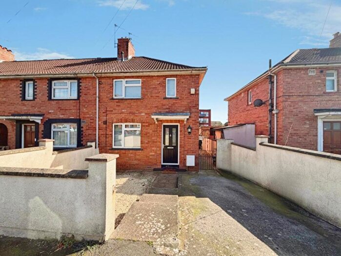 3 Bedroom End Of Terrace House For Sale In Willinton Road, Knowle, Bristol, BS4