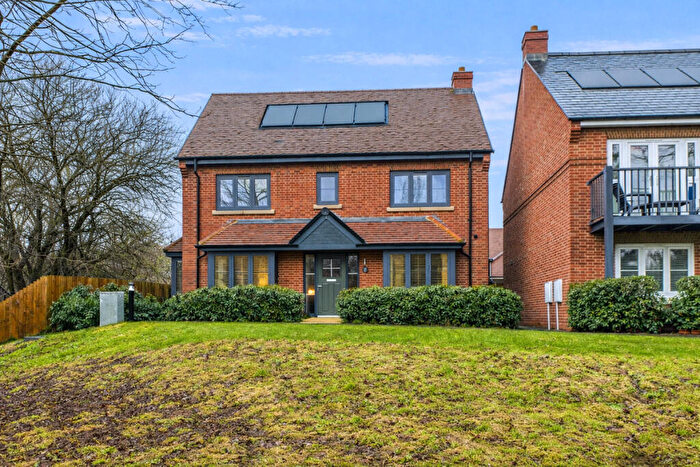 4 Bedroom Detached House For Sale In Heron Mews, Bourne End, HP1