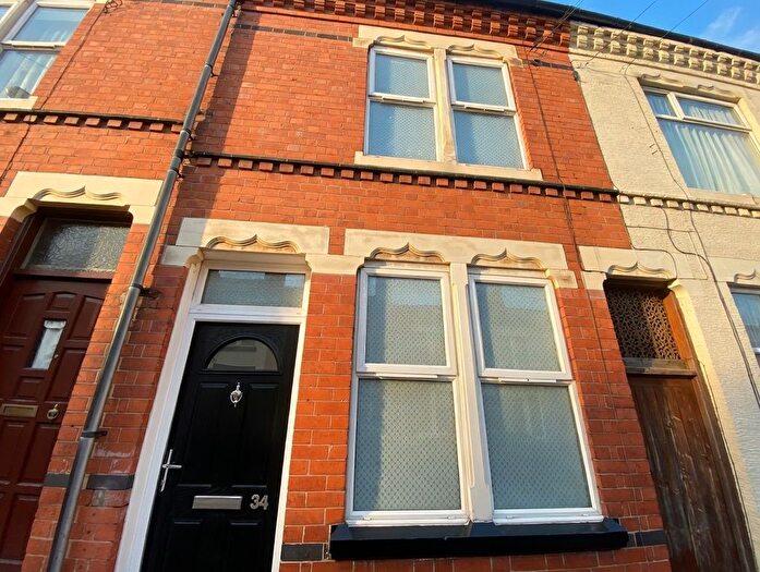 2 Bedroom Terraced House For Sale In Farringdon Street, Leicester, LE5