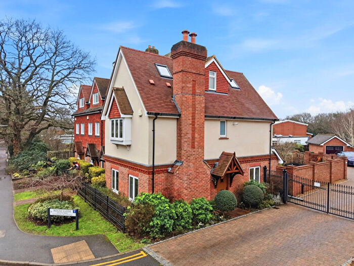 4 Bedroom Town House For Sale In Rouse Close, Weybridge, KT13