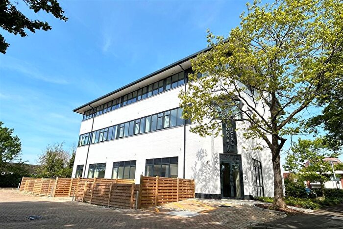 1 Bedroom Flat For Sale In Thornetts House, Leatherhead, KT22