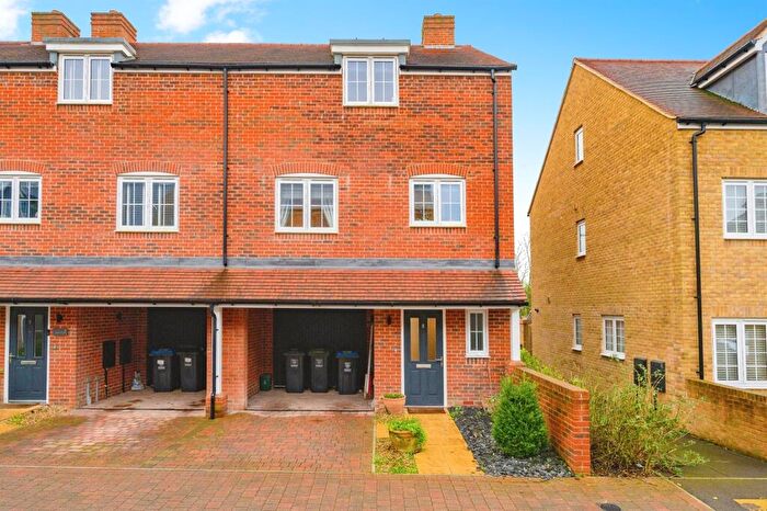 4 Bedroom End Of Terrace House For Sale In Zoffany Place, Hemel Hempstead, HP2