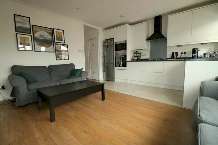 2 Bedroom Property To Rent In Parkhurst Road, Wood Green, N22
