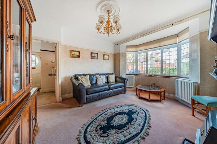 2 Bedroom Bungalow For Sale In Allerford Road, Catford, SE6