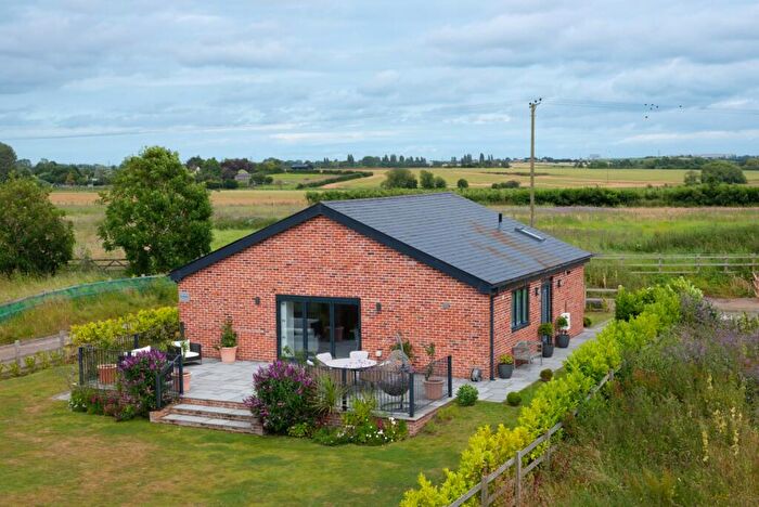 2 Bedroom Detached Bungalow For Sale In The Hay Barn, Cop Street Road, Ash, CT3