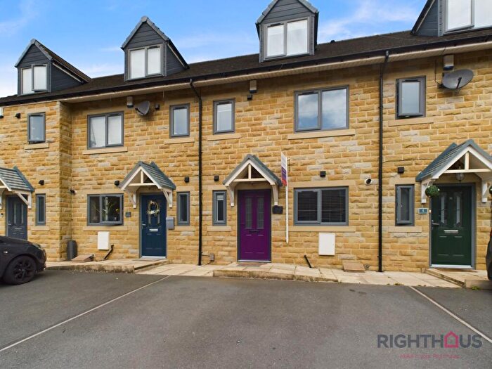 4 Bedroom Terraced House To Rent In Terry Road, Low Moor, BD12