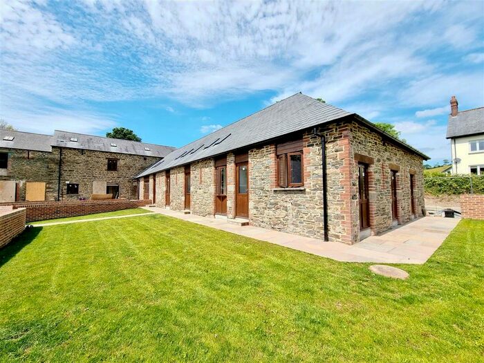 4 Bedroom Barn Conversion For Sale In Lezant, Launceston, PL15