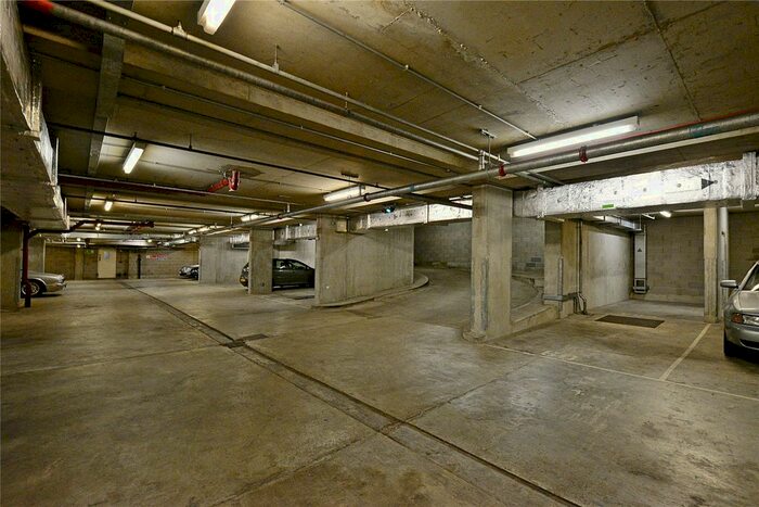 Garage / Parking To Rent In Victoria Avenue, Southend-On-Sea, SS2