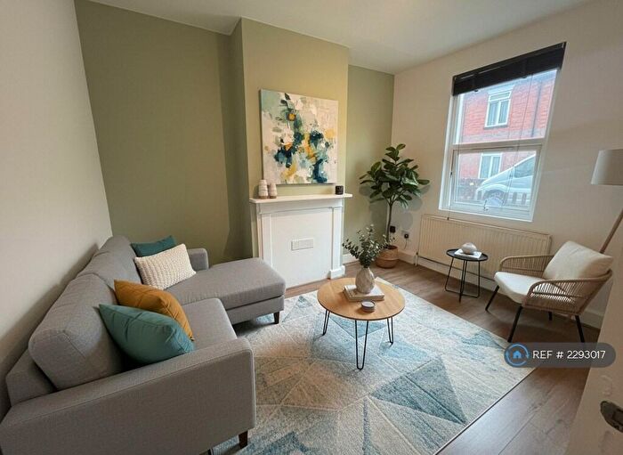 3 Bedroom Terraced House To Rent In North Street, Caversham, Reading, RG4