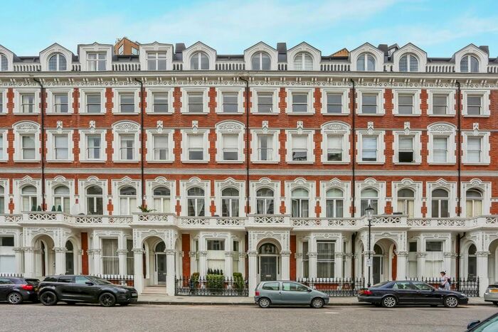 2 Bedroom Flat To Rent In Emperors Gate, London, SW7
