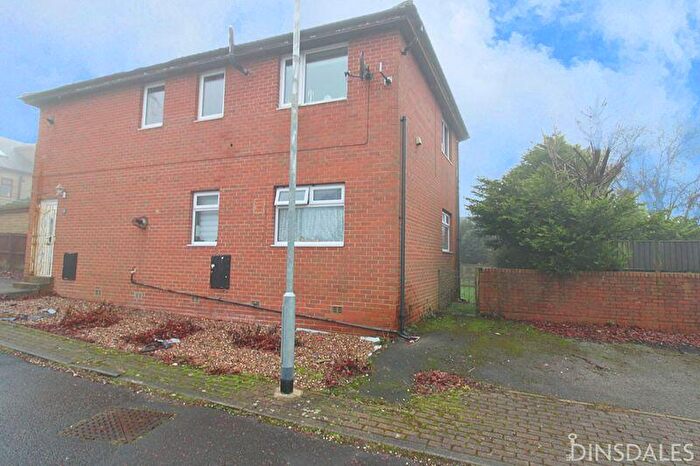 2 Bedroom Apartment For Sale In Duchywood, Daisy Hill, Bradford, BD9