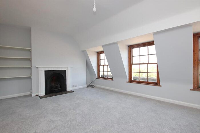 3 Bedroom Flat To Rent In Paragon, Bath, BA1