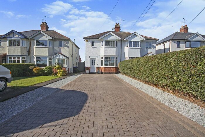 3 Bedroom Semi-Detached House For Sale In Red Lane, Burton Green, Kenilworth, CV8