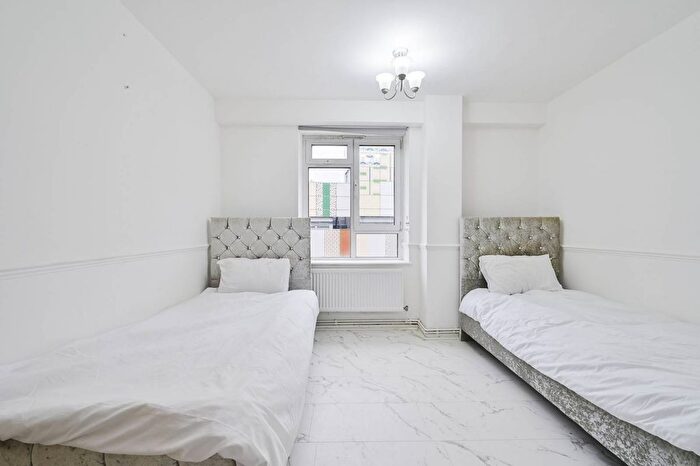 3 Bedroom Flat To Rent In Chapel Street, Marylebone, London, NW1