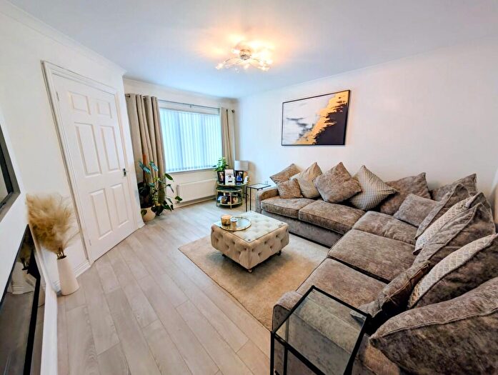 3 Bedroom Semi-Detached House For Sale In Lundholm Road, Stevenston, KA20