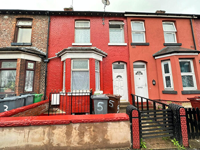 3 Bedroom Terraced House To Rent In Slade Grove, Manchester, M13