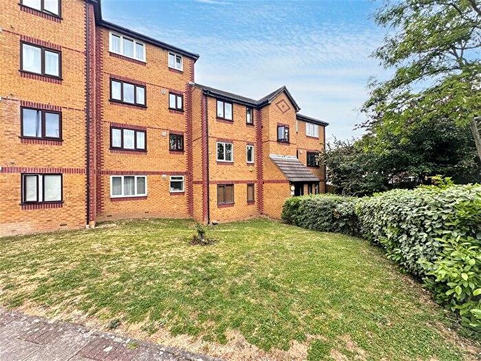 1 Bedroom Flat To Rent In Alan Hocken Way, West Ham, E15