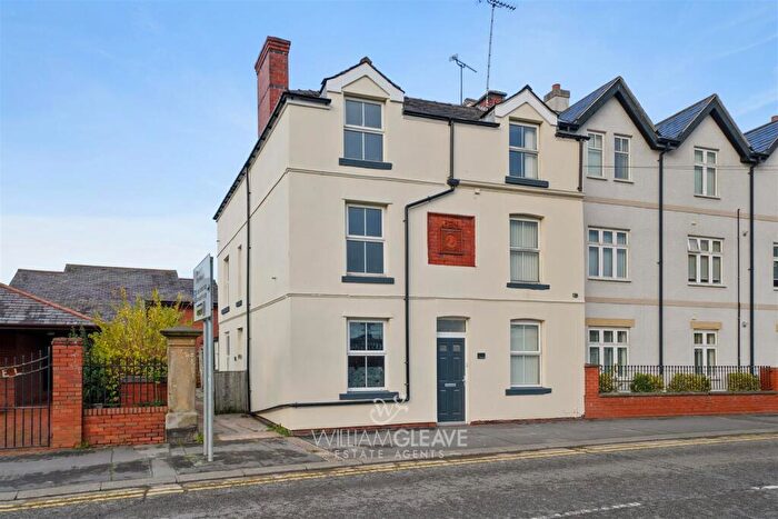 4 Bedroom Terraced House For Sale In New Street, Mold, Flintshire, CH7