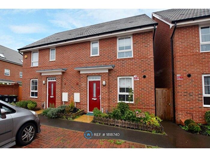 3 Bedroom Semi-Detached House To Rent In Skipper Close, Hemel Hempstead, HP2