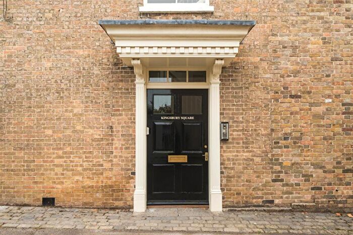 2 Bedroom Apartment To Rent In Kingsbury Square, Wilton, SP2