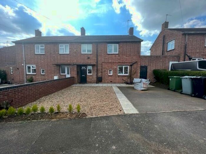 2 Bedroom House To Rent In Bain Close, Stamford, PE9