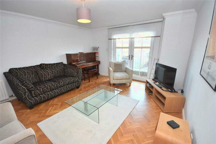2 Bedroom Flat To Rent In Rubislaw Mansions, Queens Road, West End, Aberdeen, AB15