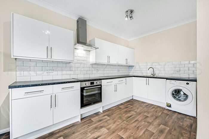 2 Bedroom House To Rent In Hooper Street, London, E1