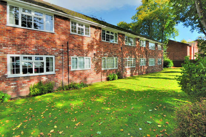 2 Bedroom Flat To Rent In Hall Street, Offerton, Stockport, Cheshire, SK1