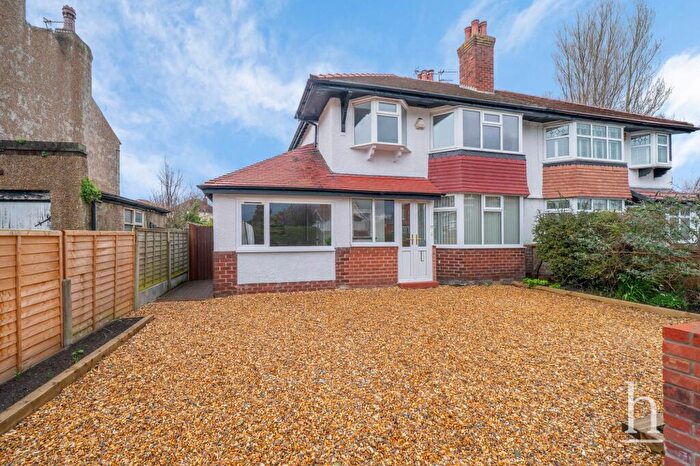 4 Bedroom Semi-Detached House For Sale In Birkenhead Road, Meols, CH47