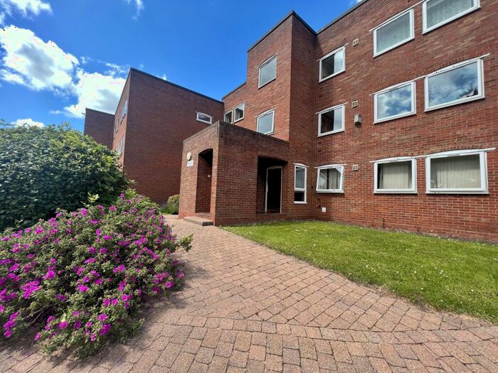 2 Bedroom Flat To Rent In Priory Road, Edgbaston, B5