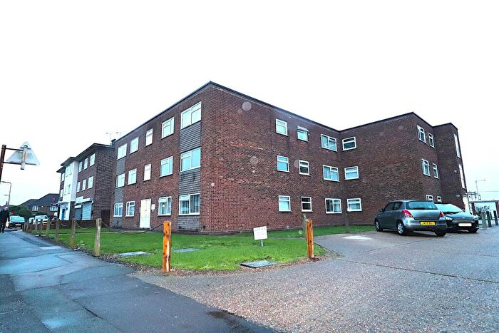 2 Bedroom Flat To Rent In Byfield Court, Station Road, West Horndon, Brentwood, CM13