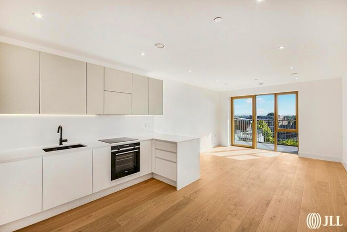 1 Bedroom Flat To Rent In Capital Interchange Way, Brentford, TW8