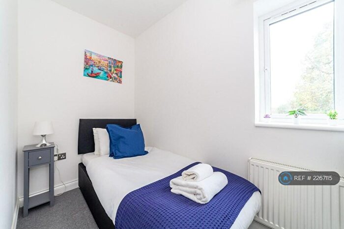 2 Bedroom End Of Terrace House To Rent In Meerbrook Road, London, SE3