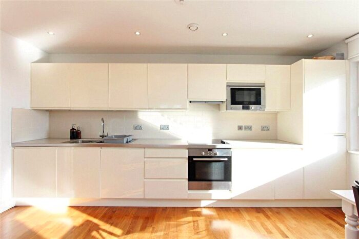 2 Bedroom Apartment For Sale In Holman Road, Battersea, London, SW11