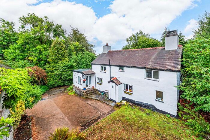 2 Bedroom Detached House For Sale In Nantyr, LL20