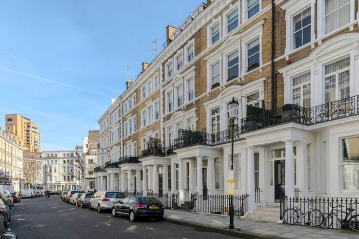 Studio To Rent In Collingham Place, London, SW5