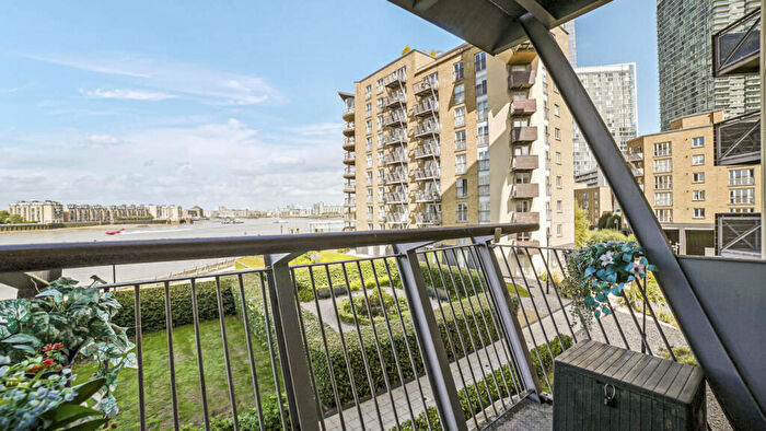 2 Bedroom Apartment For Sale In Vanguard Building, Millennium Harbour, E14