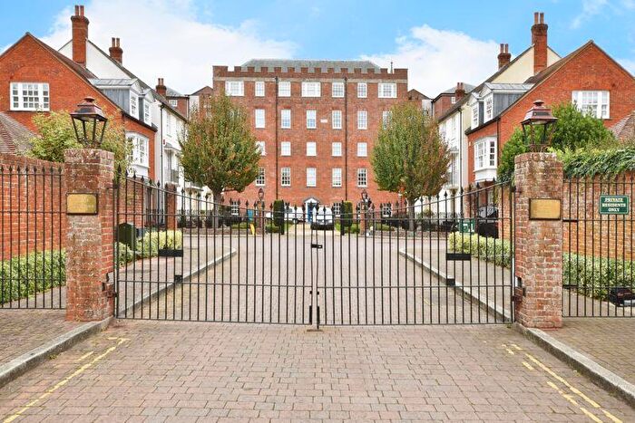 2 Bedroom Flat For Sale In Crane Bridge Road, Salisbury ***Video Tour***, SP2